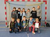 II miejsce drużyny z Zespołu Szkół w Opatowcu w Powiatowym Turnieju Piłki Nożnej
